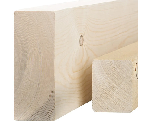 Deux poutres en bois massif de construction