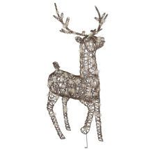 Dekorativer Hirsch aus Metalldraht mit Beleuchtung für die Weihnachtszeit.