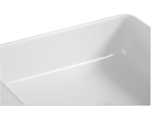 Detailansicht eines Keramikwaschbeckens