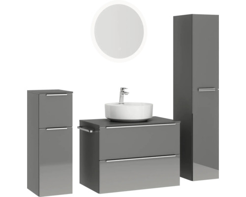 Graue Badezimmereinrichtung mit Waschtisch, Aufsatzwaschbecken, Spiegelschrank und Hochschrank