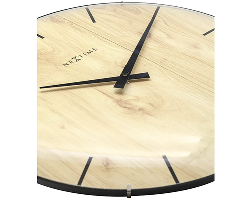 Nextime Wanduhr aus Holz mit Zeitanzeige