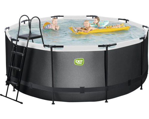Piscine hors sol avec échelle et enfants qui jouent