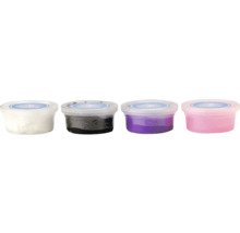 Quatre récipients de pâte à modeler