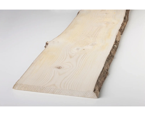 Planche en bois avec bord d''écorce