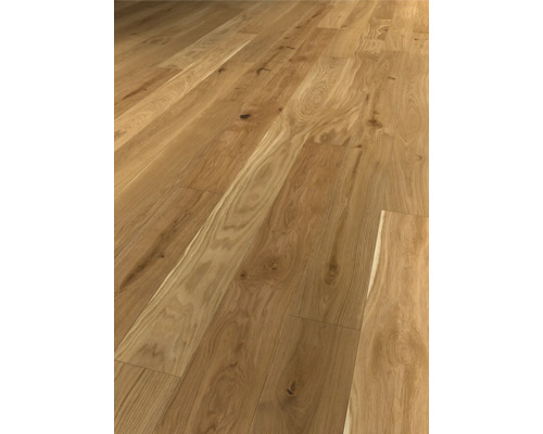 Planches de parquet en bois de chêne posées