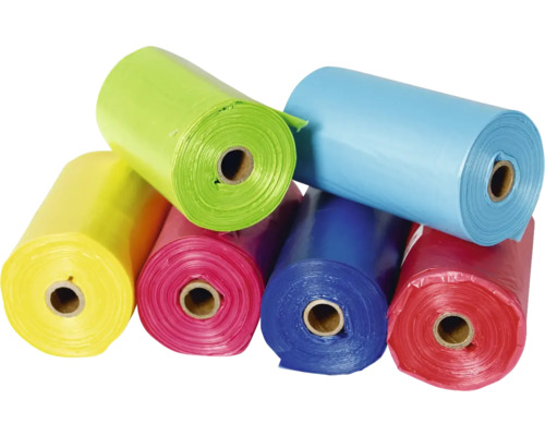 Plusieurs rouleaux de sacs à déjections canines en plastique