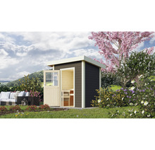 Sauna de jardin en bois avec porte ouverte et mobilier de jardin dans un paysage de jardin