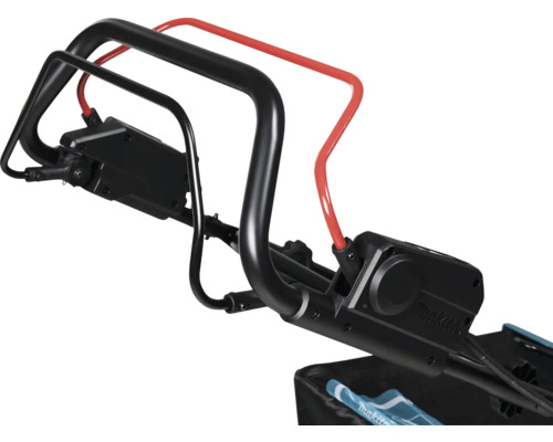 Griff und Bedienelemente eines Rasenmähers