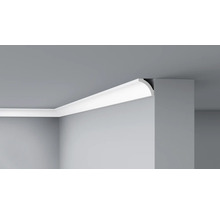Pièce avec moulure de plafond en stuc