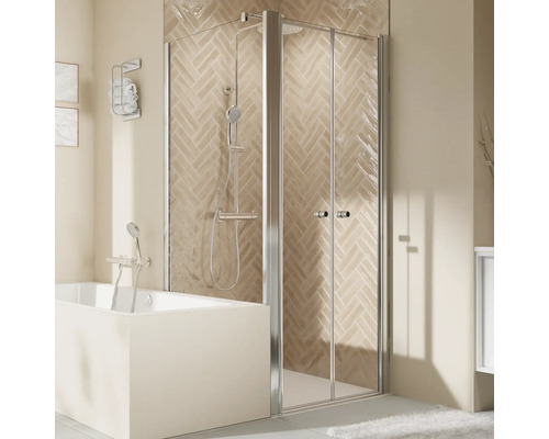Paroi latérale raccourcie BREUER Elana 2.0 90 cm couleur du profilé rond argent décor de vitre verre transparent butée de paroi latérale pour porte battante à gauche Salle de bains moderne avec baignoire et paroi de douche avec portes pliantes