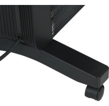 Vue détaillée d''un radiateur avec roulettes