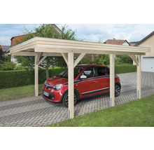 Offener Holz Carport mit rotem Auto