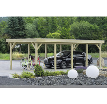 Carport aus Holz mit Auto und Fahrrädern