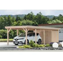 Holzcarport mit Geräteschuppen und geparktem Auto