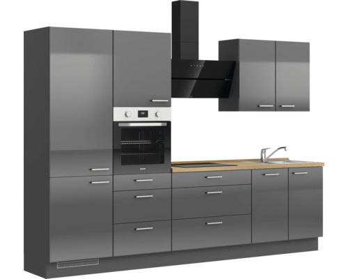 Cuisine équipée avec façades gris brillant, four et hotte aspirante