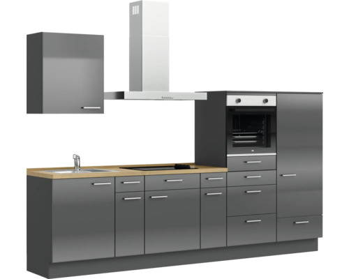Komplette graue Küchenzeile mit Spüle, Herd, Backofen und Dunstabzugshaube