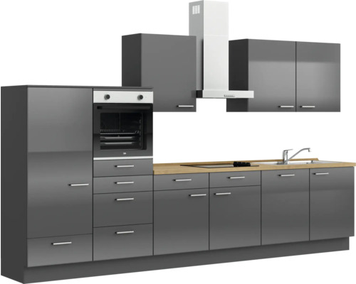 Graue Einbauküche mit Backofen, Dunstabzugshaube, Spüle und Kochfeld