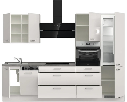 Küchenzeile mit Spüle, Geschirrspüler, Herd, Dunstabzugshaube, Backofen und Kühlschrank