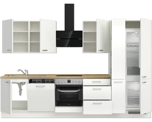 Cuisine complète avec évier, lave-vaisselle, plaque de cuisson, four, hotte aspirante, combiné réfrigérateur-congélateur et éléments hauts