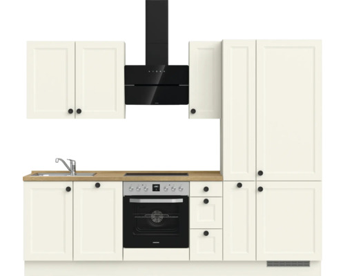 Komplette Küche mit Spüle, Herd, Dunstabzugshaube und Schränken in hellem Design