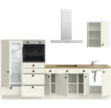 Cuisine avec évier, cuisinière, hotte, four, réfrigérateur et armoire suspendue