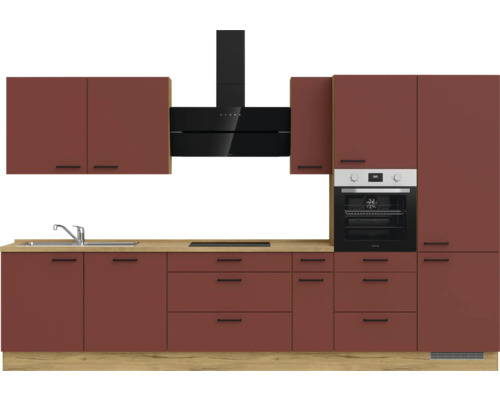 Moderne Küche mit Spüle, Kochfeld, Backofen und Dunstabzugshaube