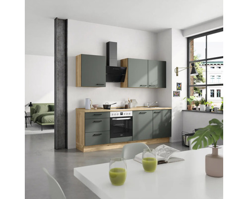 Cuisine moderne avec armoires grises et plan de travail en bois