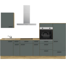 Moderne Einbauküche mit Spüle, Herd, Backofen und Dunstabzugshaube
