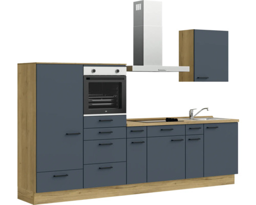 Küchenzeile mit Einbaubackofen, Dunstabzugshaube, Spüle und Schränken