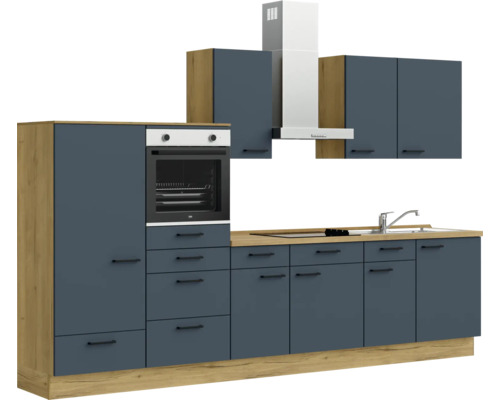 Komplette Küche mit Ober- und Unterschränken, Spüle, Herd und Dunstabzugshaube