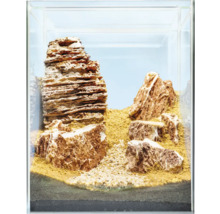 Aquarium mit Steinen und Sand