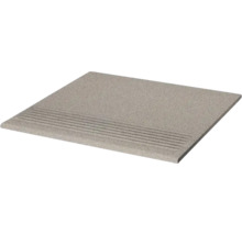 Betonstufe mit Rillen für den Außenbereich