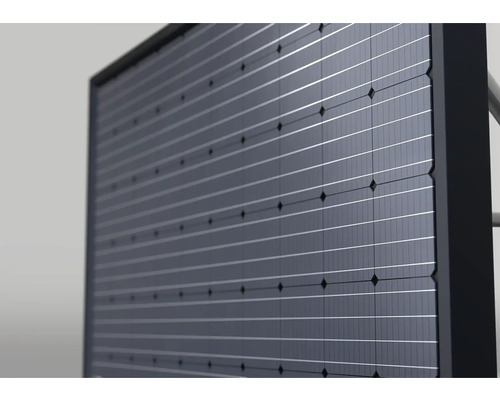 Nahaufnahme eines Solarpanels mit mehreren Zellen