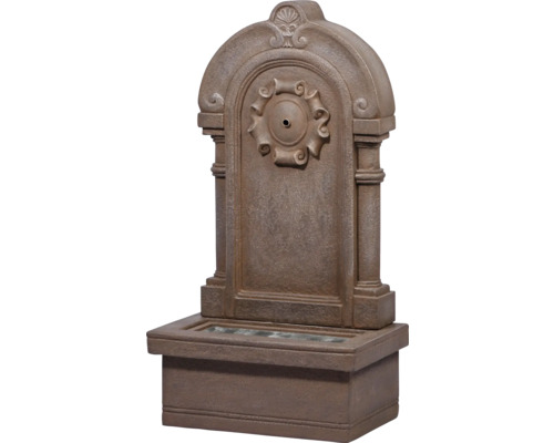 Fontaine de jardin avec bassin