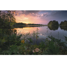 Landschaft mit See, Bäumen und Abendrot