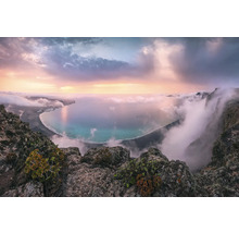 Landschaft mit Küste, Klippen und Wolken