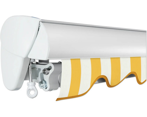 Detailansicht einer Gelenkarmmarkise mit gestreiftem Markisenstoff