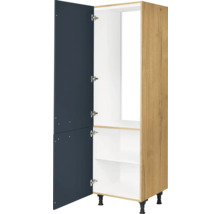 Armoire de cuisine avec porte ouverte et étagères