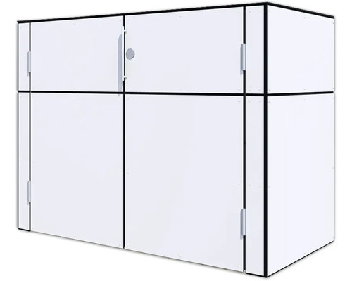 Geräteschrank mit mehreren Fächern und Griffen