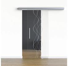 Glasschiebetür mit linearem Design vor einer Wand