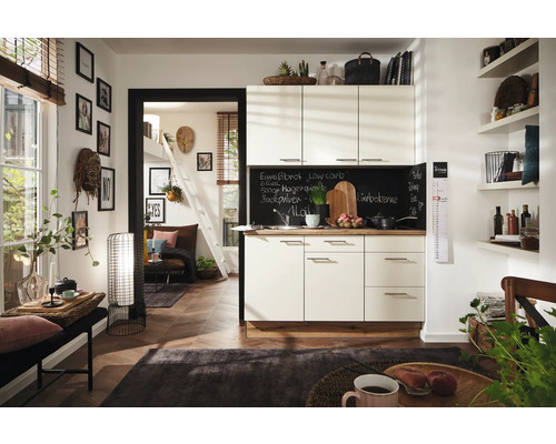 PICCANTE Plus Küchenzeile mit Geräten Pearl 150 cm magnolienweiss hochglanz montiert