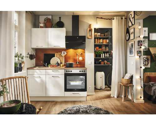 PICCANTE Plus Küchenzeile mit Geräten Bella 160 cm weiß matt montiert
