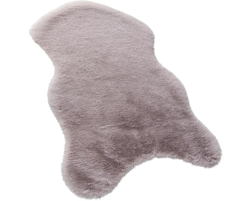 Kunstfellteppich in unregelmäßiger Form