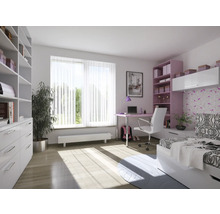 Chambre de jeunes lumineuse avec lit, bureau, étagère et fenêtre avec rideau