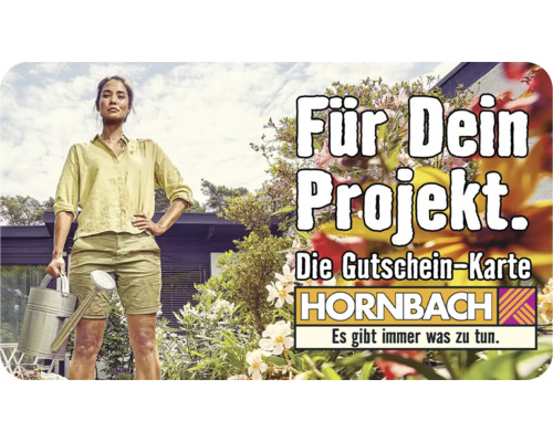 Hornbach Gutschein-Karte für Ihr Projekt. Eine Frau mit Gießkanne im Garten.
