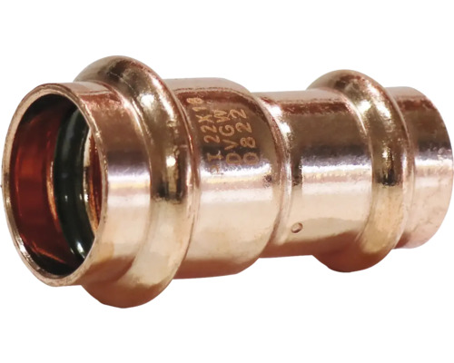 Kupferfitting mit 22 x 18 Millimeter Durchmesser zur Rohrverbindung