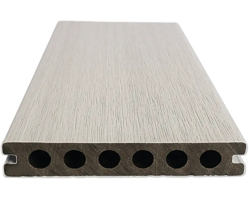Terrassendiele aus WPC mit Hohlkammern