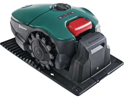 Tondeuse robot Robomow sur station de charge