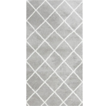 Tapis gris à losanges