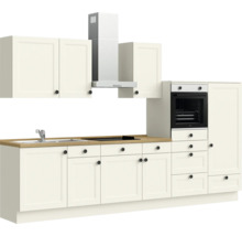 Komplette Küchenzeile mit Spüle, Kochfeld, Dunstabzugshaube und Backofen in hellem Design